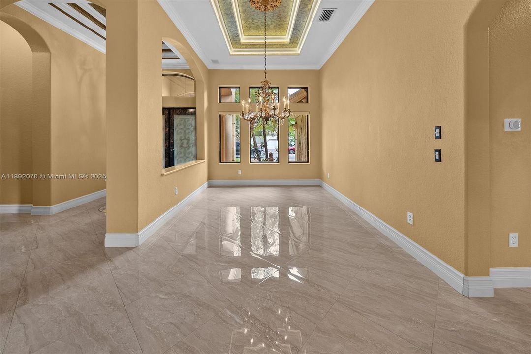 待售: $1,175,000 (5 贝兹, 3 浴室, 2576 平方英尺)