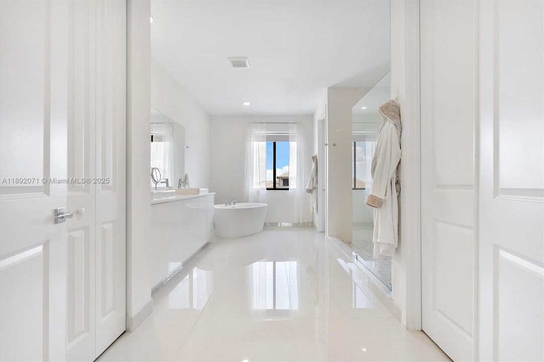 На продажу: $1,499,900 (4 спален, 3 ванн, 4073 Квадратных фут)