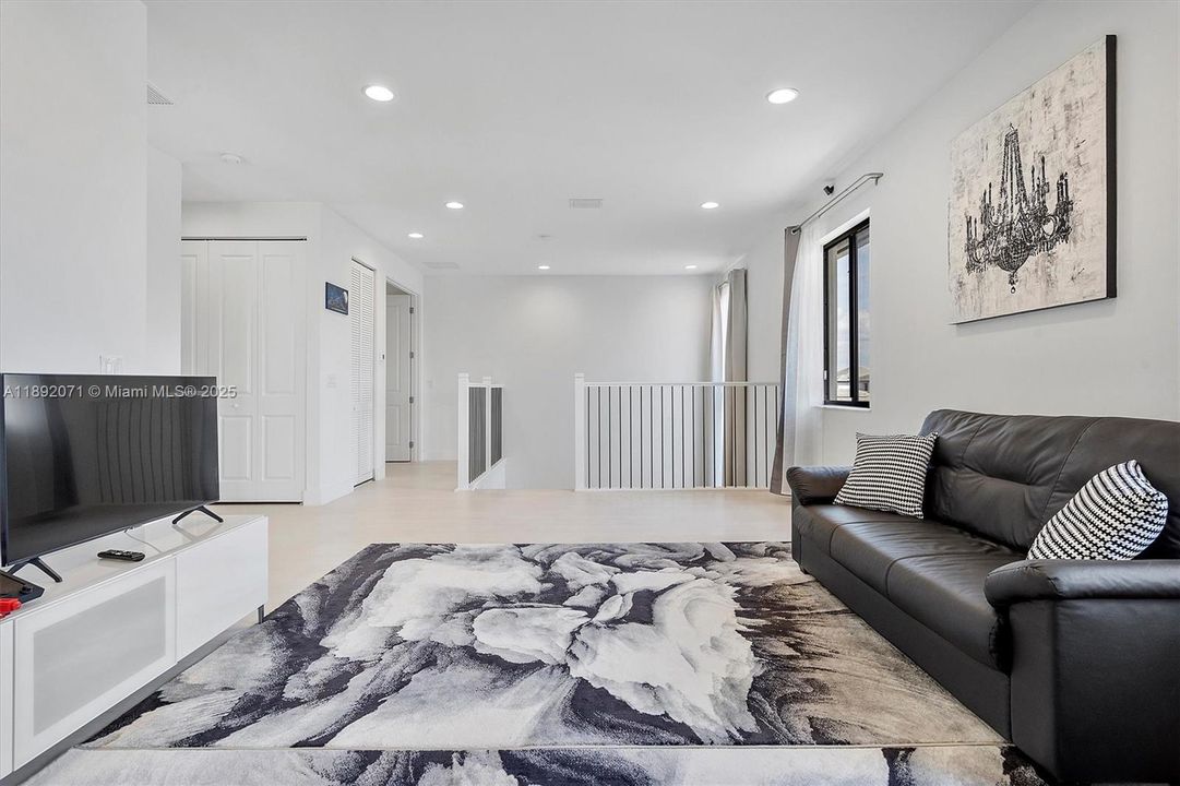 На продажу: $1,499,900 (4 спален, 3 ванн, 4073 Квадратных фут)