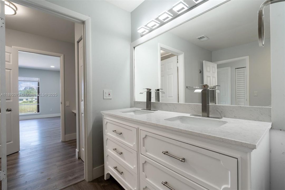 For Rent: $3,200 (3 beds, 2 baths, 1550 Square Feet)