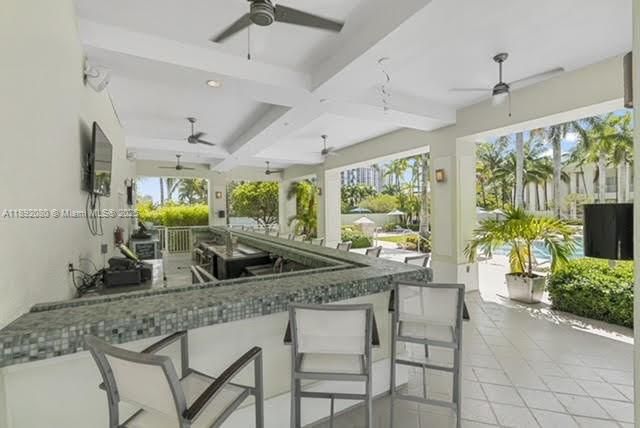 待售: $165,000 (1 贝兹, 2 浴室, 1070 平方英尺)