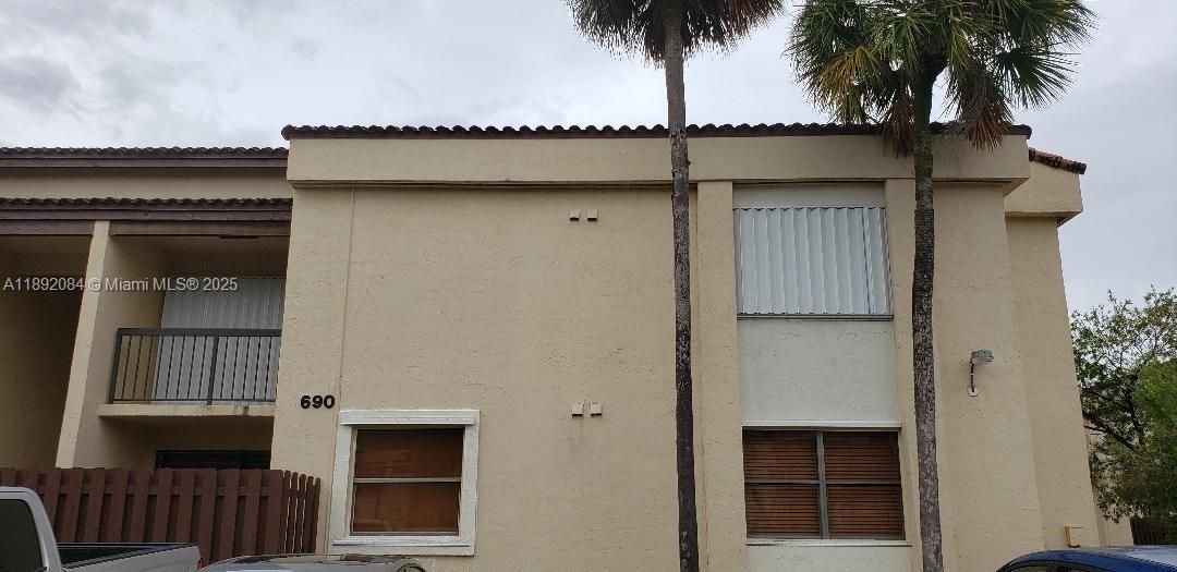 Recientemente alquilado: $2,000 (2 camas, 2 baños, 800 Pies cuadrados)