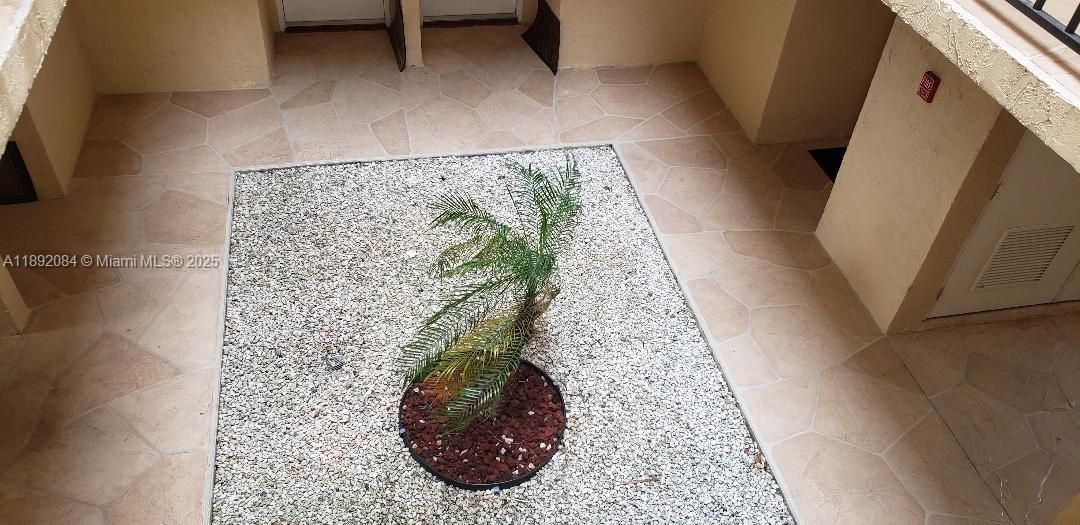 Recientemente alquilado: $2,000 (2 camas, 2 baños, 800 Pies cuadrados)