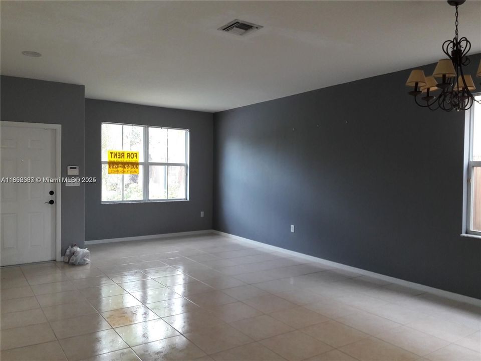 Недавно арендовано: $2,600 (3 спален, 2 ванн, 1693 Квадратных фут)