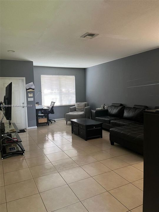 Недавно арендовано: $2,600 (3 спален, 2 ванн, 1693 Квадратных фут)