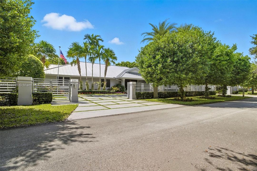 待售: $3,999,999 (5 贝兹, 3 浴室, 3487 平方英尺)