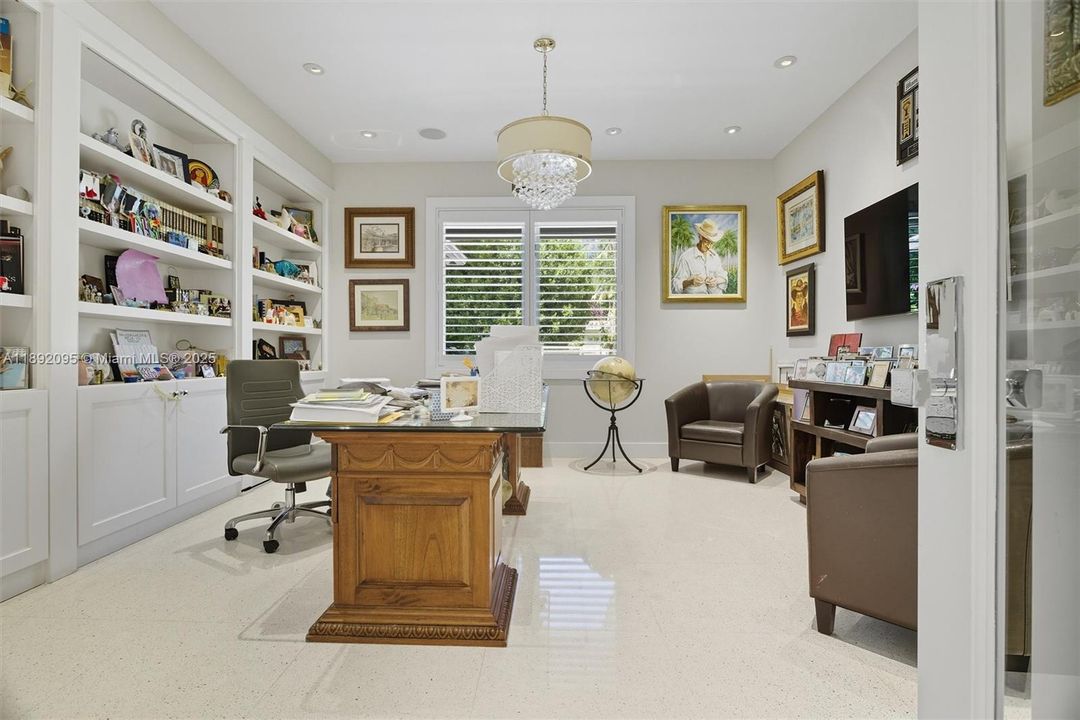 4th bedroom - currently used as an office.