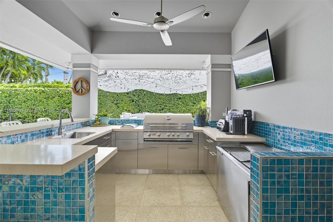 待售: $3,999,999 (5 贝兹, 3 浴室, 3487 平方英尺)