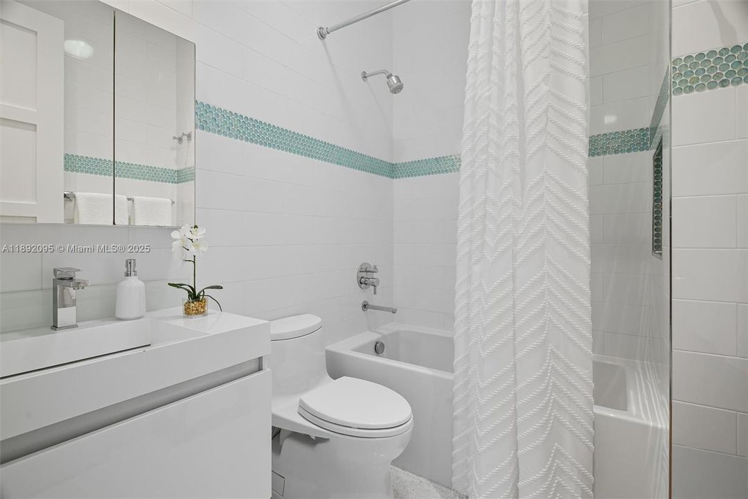 待售: $3,999,999 (5 贝兹, 3 浴室, 3487 平方英尺)