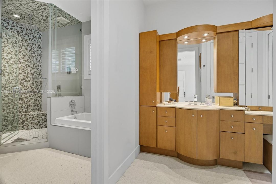 待售: $3,999,999 (5 贝兹, 3 浴室, 3487 平方英尺)