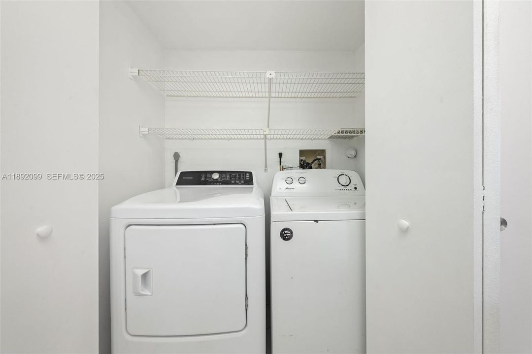 For Sale: $425,000 (3 beds, 2 baths, 1510 Square Feet)