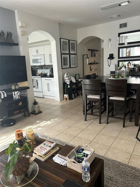 For Sale: $505,000 (3 beds, 3 baths, 1586 Square Feet)