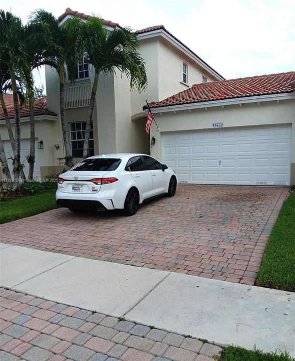 For Sale: $505,000 (3 beds, 3 baths, 1586 Square Feet)