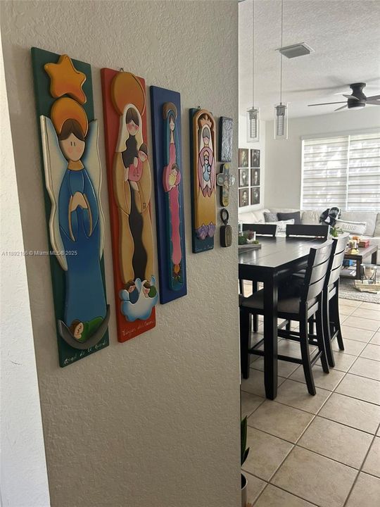 For Sale: $505,000 (3 beds, 3 baths, 1586 Square Feet)