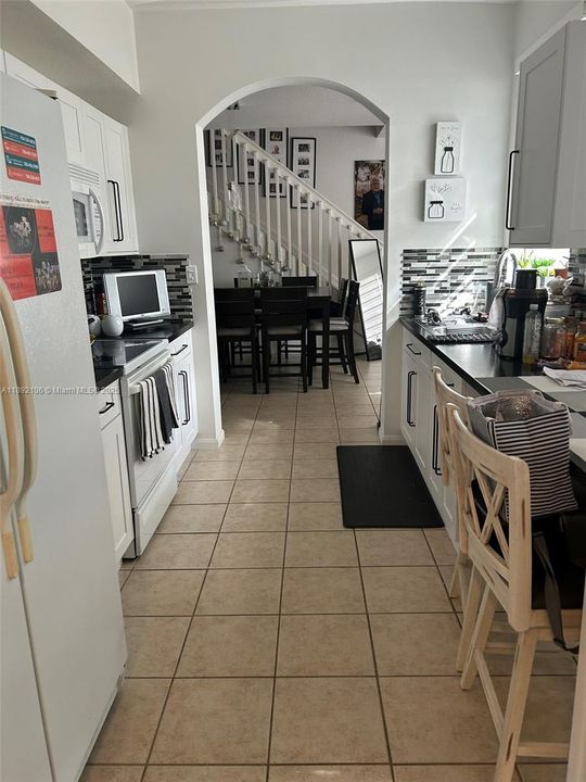 For Sale: $505,000 (3 beds, 3 baths, 1586 Square Feet)