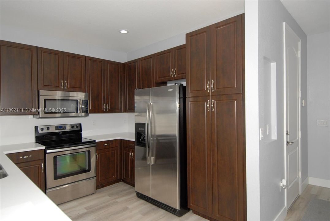 En Venta: $529,000 (3 camas, 2 baños, 1696 Pies cuadrados)