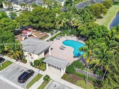 En Venta: $529,000 (3 camas, 2 baños, 1696 Pies cuadrados)