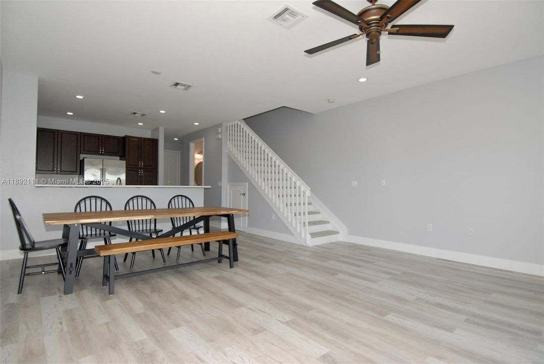 En Venta: $529,000 (3 camas, 2 baños, 1696 Pies cuadrados)