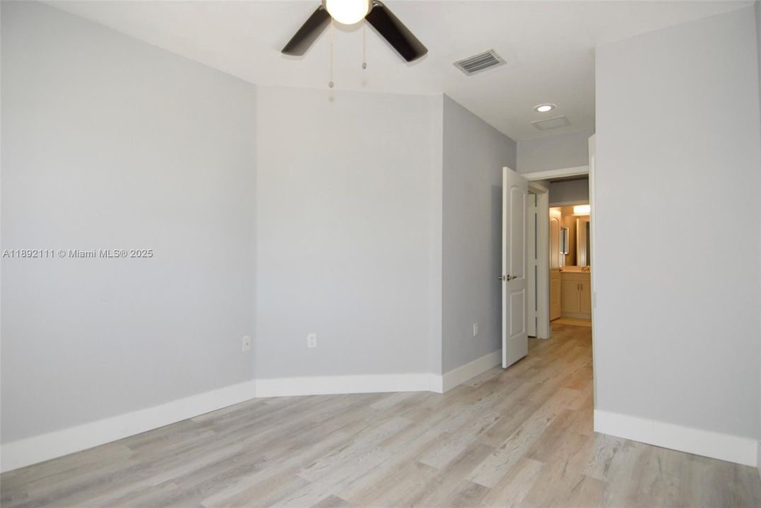 En Venta: $529,000 (3 camas, 2 baños, 1696 Pies cuadrados)