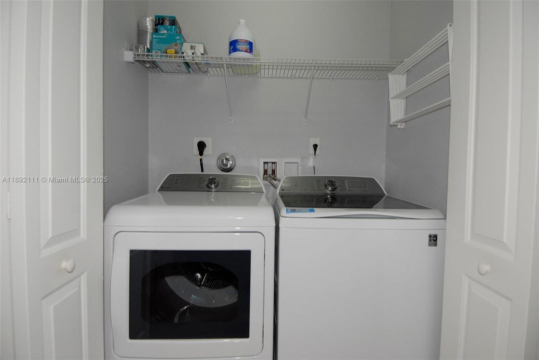 En Venta: $529,000 (3 camas, 2 baños, 1696 Pies cuadrados)