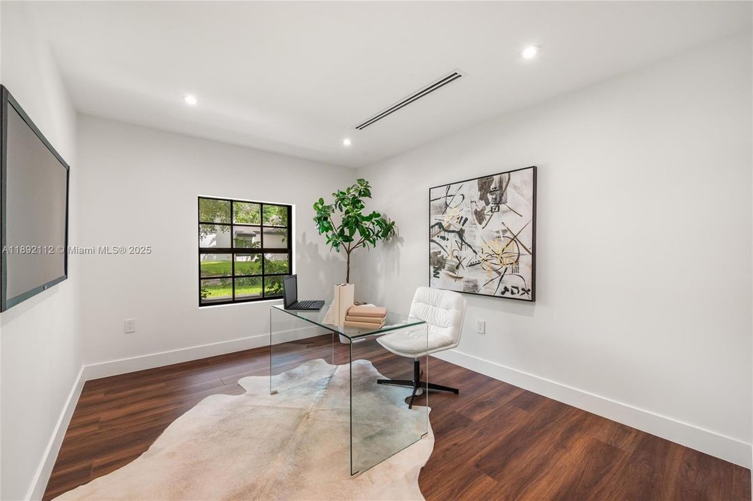 Active With Contract: $2,550,000 (4 beds, 3 baths, 2406 Square Feet)