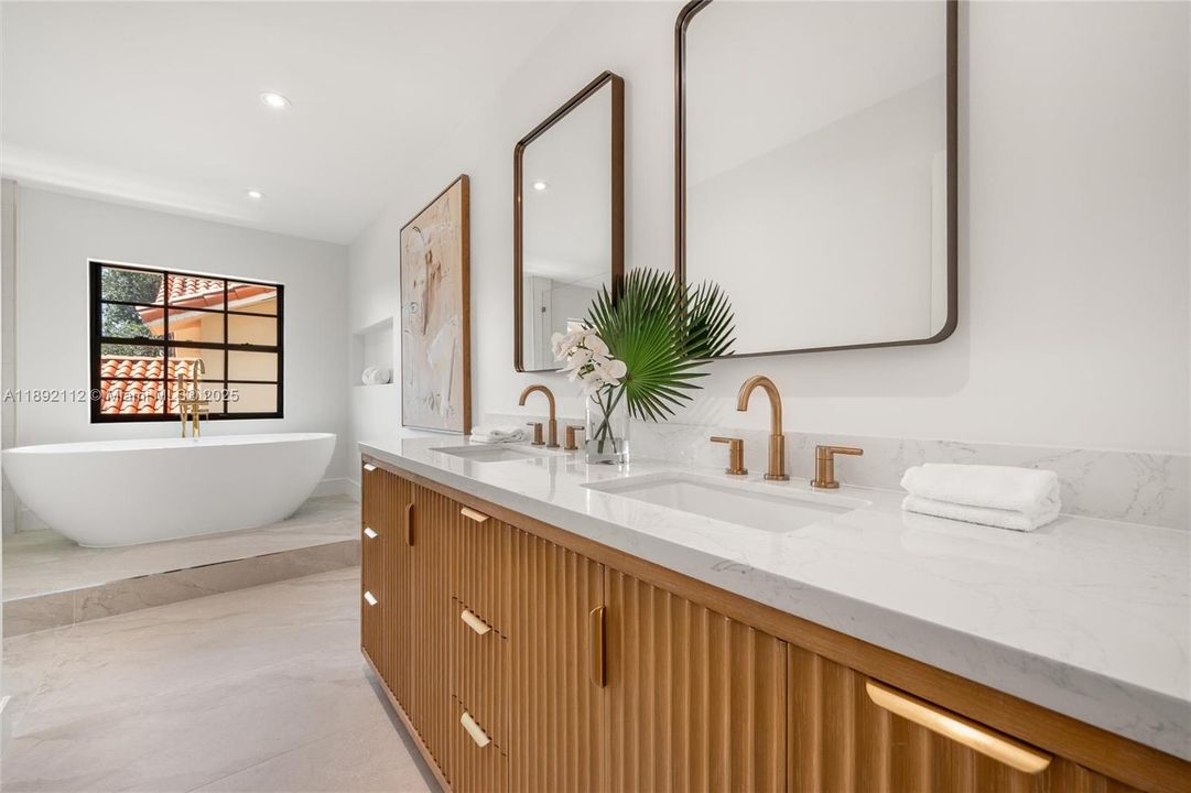 Active With Contract: $2,550,000 (4 beds, 3 baths, 2406 Square Feet)