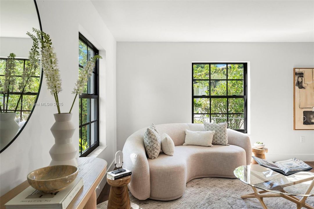 Active With Contract: $2,550,000 (4 beds, 3 baths, 2406 Square Feet)