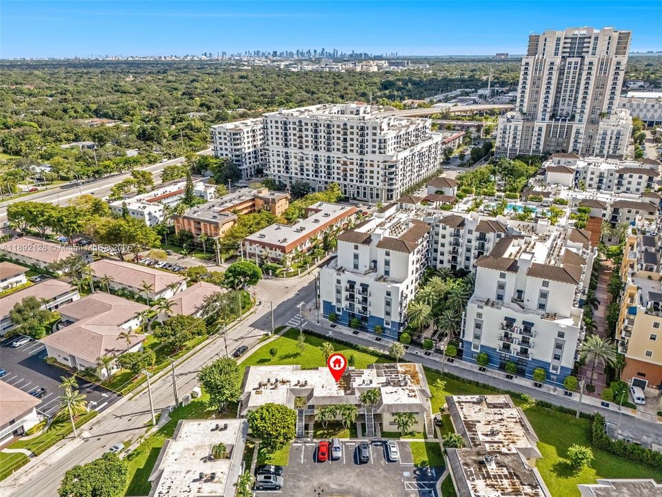 На продажу: $230,000 (2 спален, 2 ванн, 750 Квадратных фут)