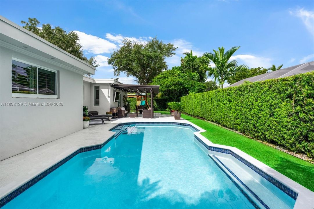 Active With Contract: $1,475,000 (4 beds, 3 baths, 2308 Square Feet)