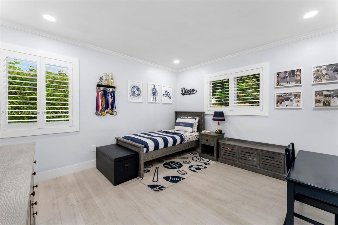 Active With Contract: $1,475,000 (4 beds, 3 baths, 2308 Square Feet)