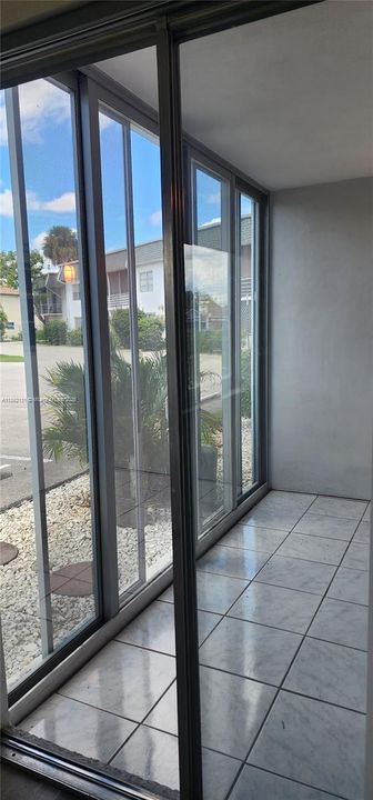 合同活跃: $1,490 (1 贝兹, 1 浴室, 720 平方英尺)