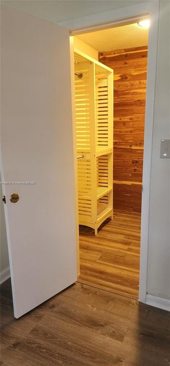 合同活跃: $1,490 (1 贝兹, 1 浴室, 720 平方英尺)