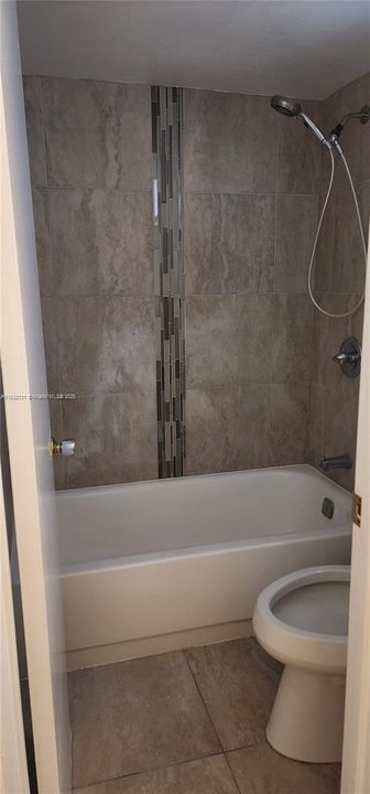 合同活跃: $1,490 (1 贝兹, 1 浴室, 720 平方英尺)