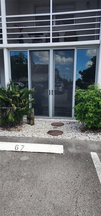 合同活跃: $1,490 (1 贝兹, 1 浴室, 720 平方英尺)