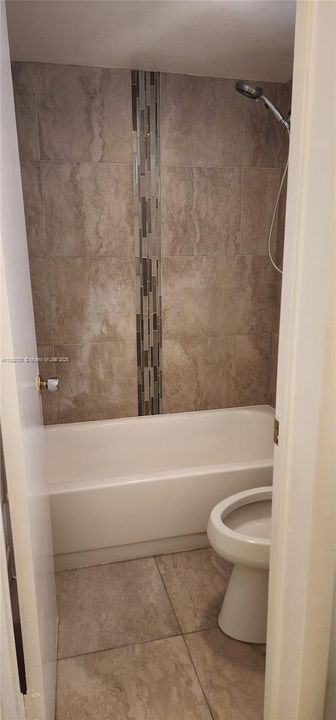 合同活跃: $1,490 (1 贝兹, 1 浴室, 720 平方英尺)