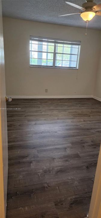 合同活跃: $1,490 (1 贝兹, 1 浴室, 720 平方英尺)