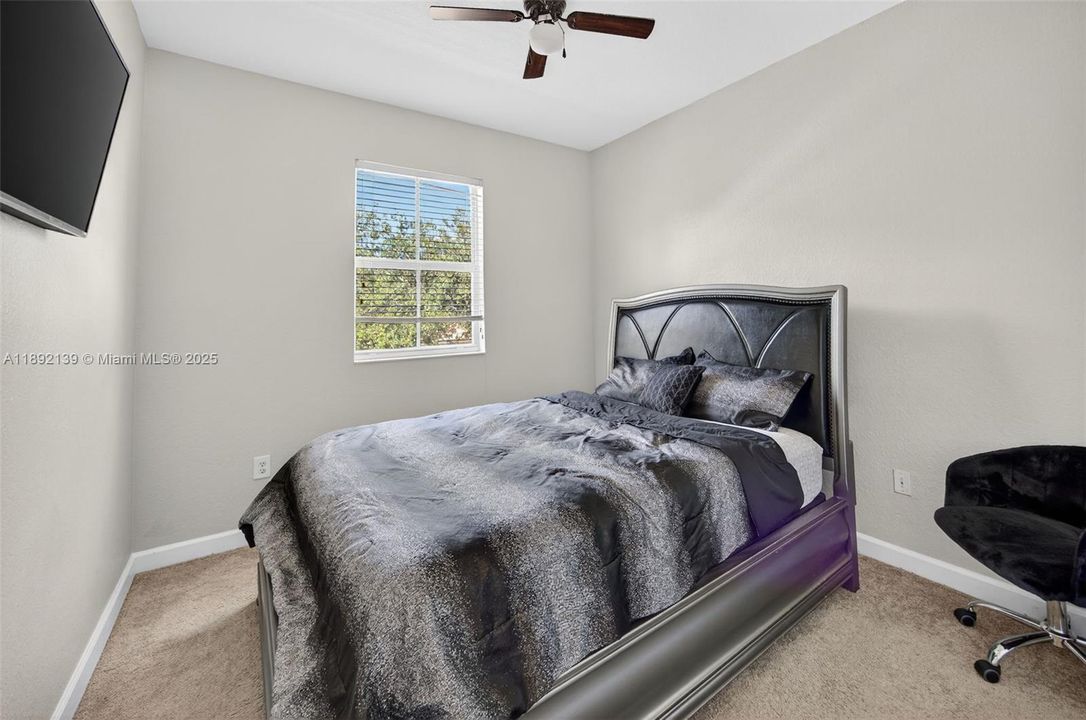 待售: $485,000 (3 贝兹, 2 浴室, 2450 平方英尺)