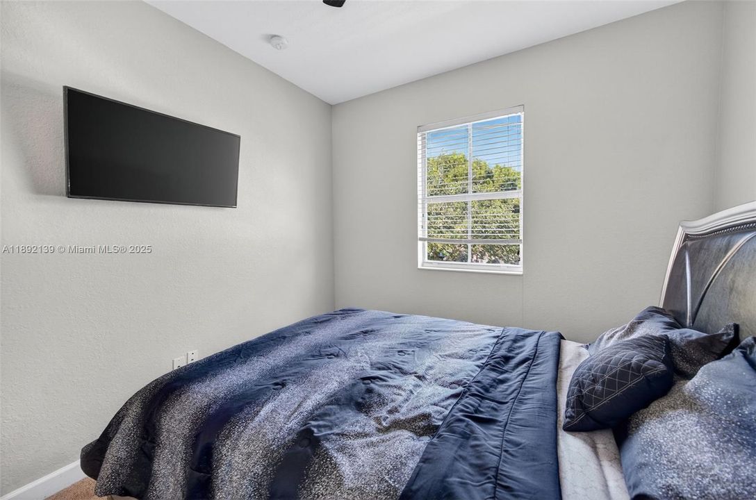 待售: $485,000 (3 贝兹, 2 浴室, 2450 平方英尺)