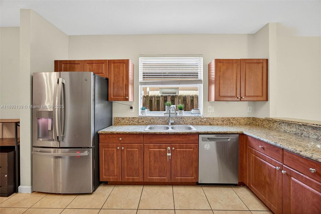 待售: $485,000 (3 贝兹, 2 浴室, 2450 平方英尺)