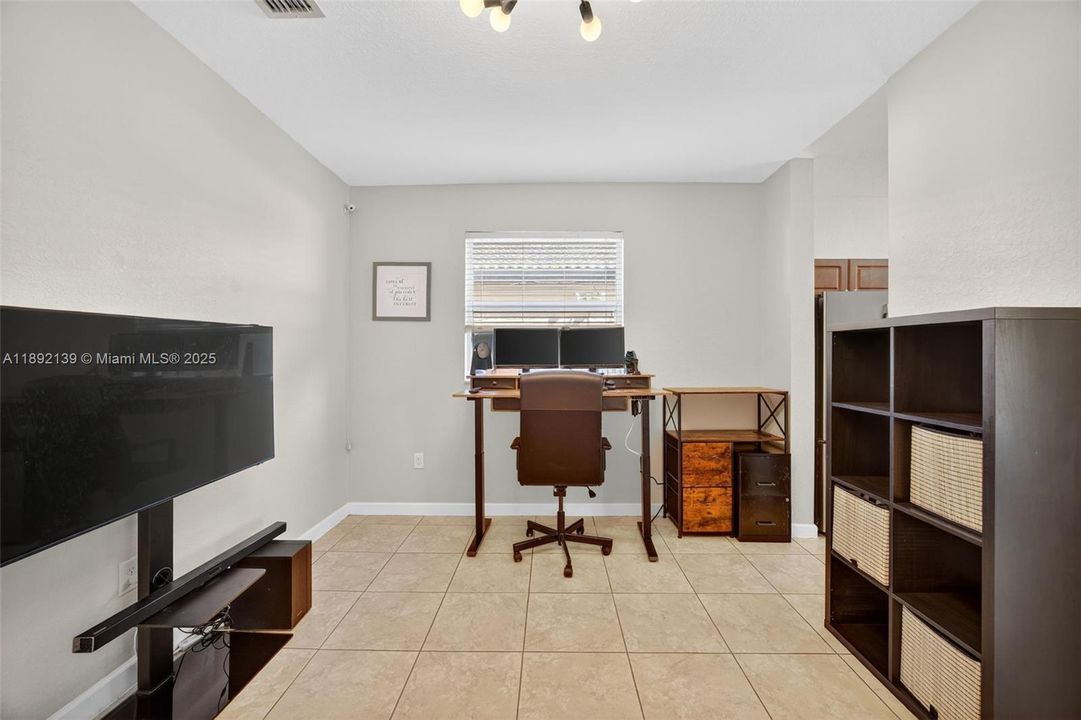 待售: $485,000 (3 贝兹, 2 浴室, 2450 平方英尺)