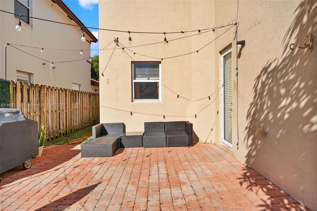 待售: $485,000 (3 贝兹, 2 浴室, 2450 平方英尺)