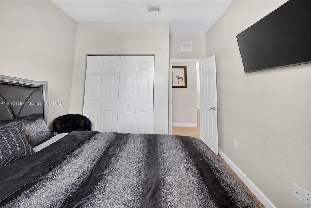 待售: $485,000 (3 贝兹, 2 浴室, 2450 平方英尺)