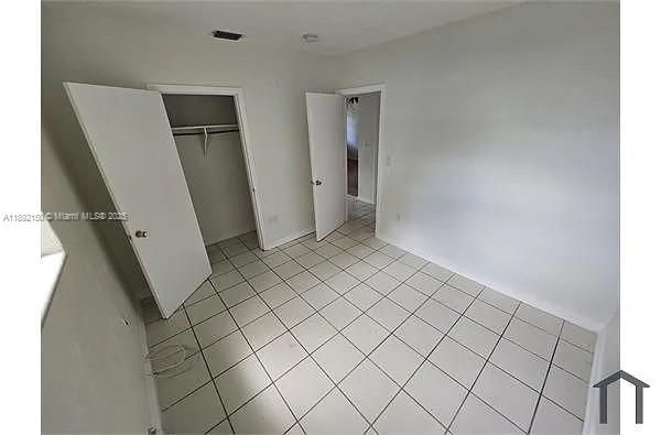 合同活跃: $2,200 (2 贝兹, 1 浴室, 800 平方英尺)