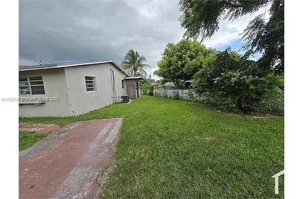 合同活跃: $2,200 (2 贝兹, 1 浴室, 800 平方英尺)