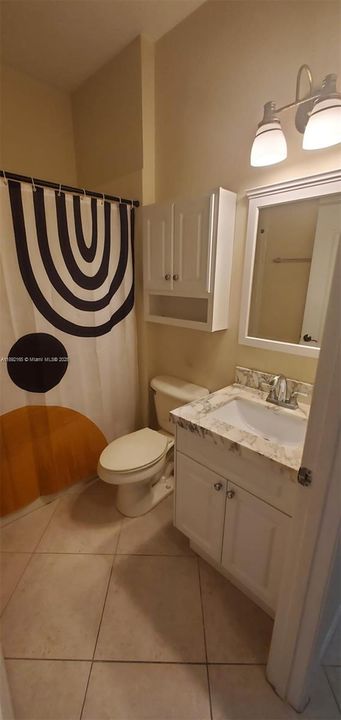 合同活跃: $3,800 (3 贝兹, 2 浴室, 1691 平方英尺)