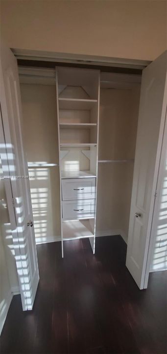 合同活跃: $3,800 (3 贝兹, 2 浴室, 1691 平方英尺)