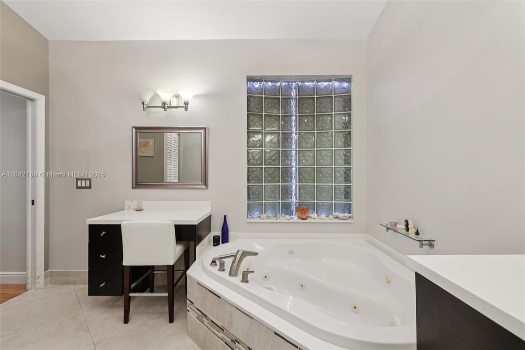 Active With Contract: $529,007 (3 beds, 2 baths, 1918 Square Feet)