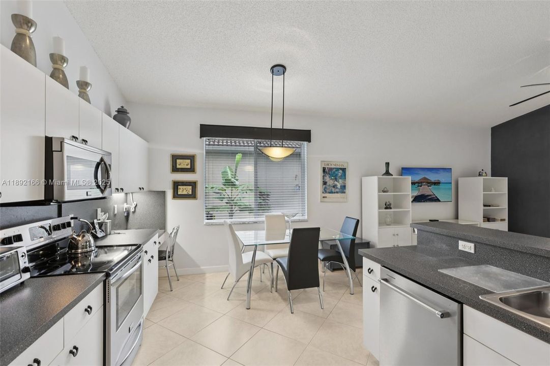 Active With Contract: $529,007 (3 beds, 2 baths, 1918 Square Feet)