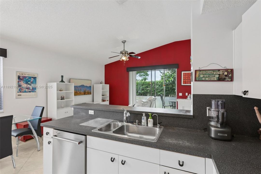 Active With Contract: $529,007 (3 beds, 2 baths, 1918 Square Feet)