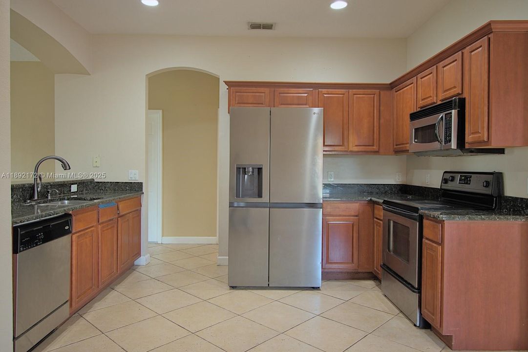 For Sale: $325,000 (4 beds, 2 baths, 2014 Square Feet)